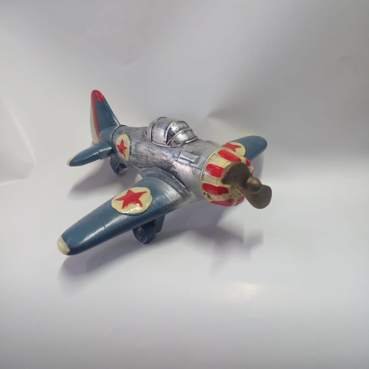 Figurine d'avion de chasse vintage
