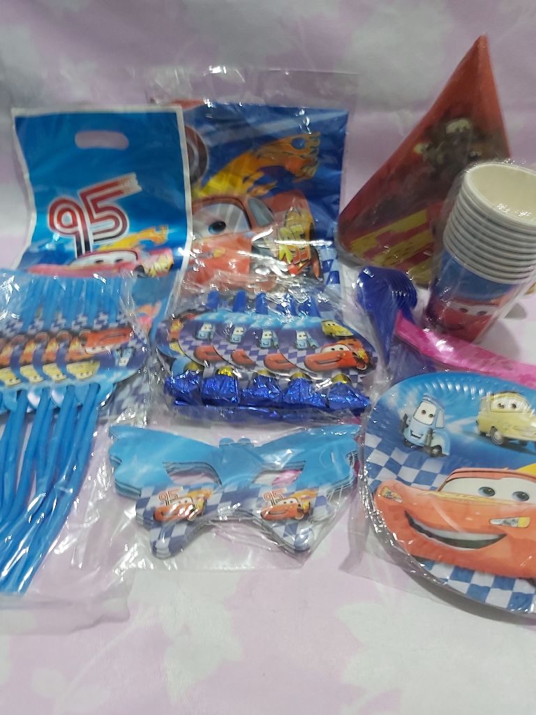 Kit de Fête d'Anniversaire Thème Disney Cars Deluxe (91 Pièces, 10 Invités)