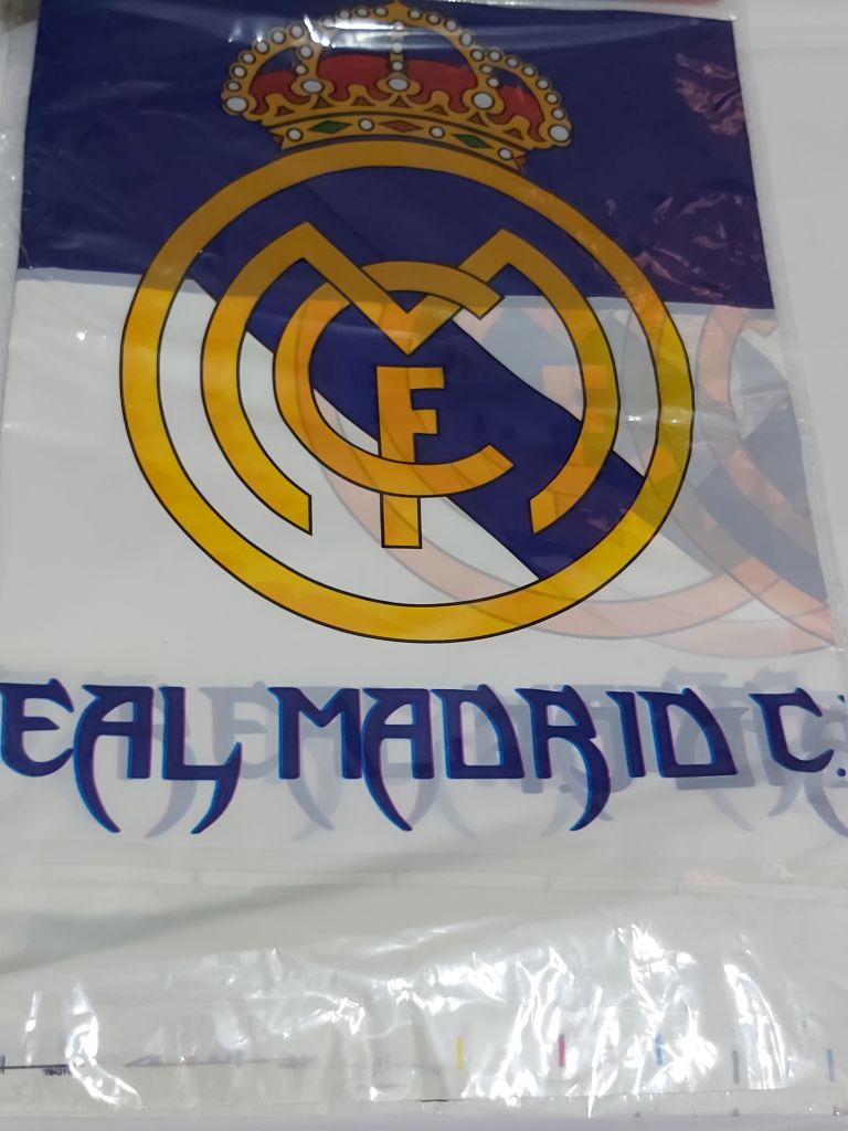 Kit de Fête Officiel Real Madrid pour 10 Invités (Assiettes, Gobelets, Décorations) - الصورة 10