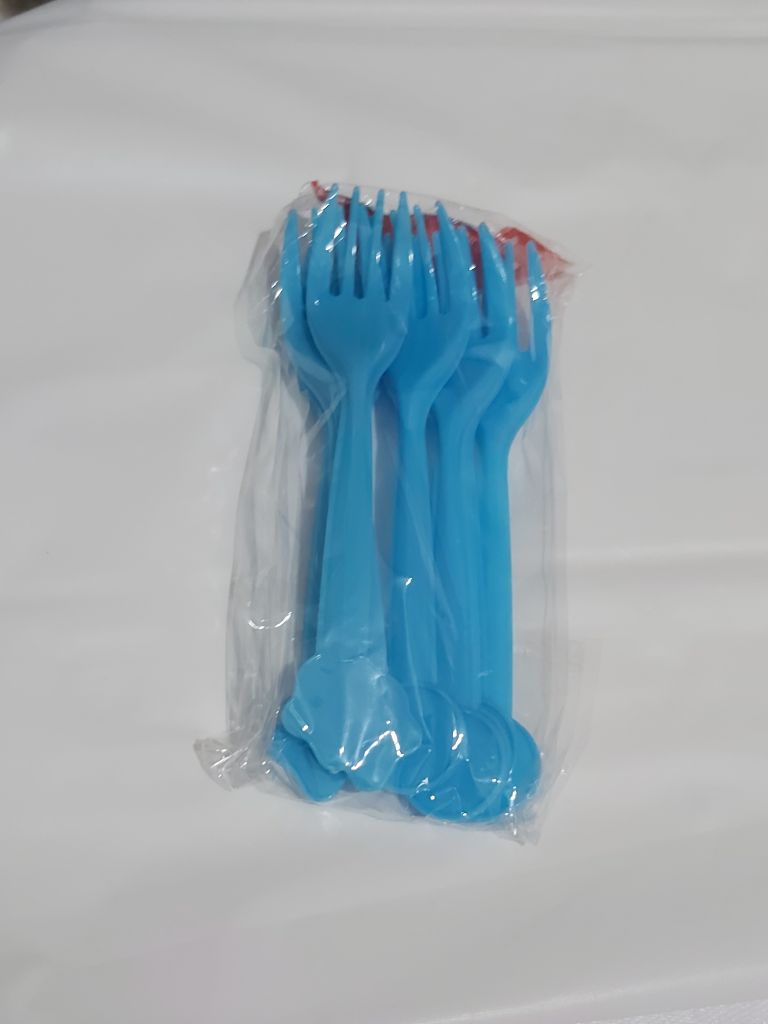 Kit de Fête Officiel Real Madrid pour 10 Invités (Assiettes, Gobelets, Décorations) - الصورة 5