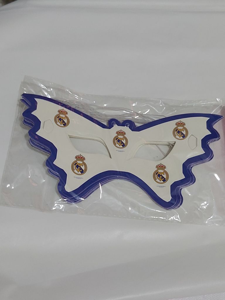 Kit de Fête Officiel Real Madrid pour 10 Invités (Assiettes, Gobelets, Décorations) - الصورة 6