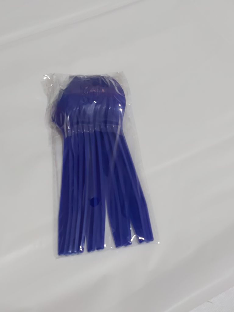 Kit de Fête Deluxe Spider-Man pour 10 Invités (Assiettes, Gobelets, Chapeaux, Cotillons) - الصورة 4