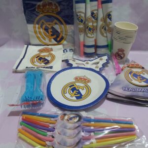 Kit de Fête Officiel Real Madrid pour 10 Invités (Assiettes, Gobelets, Décorations)