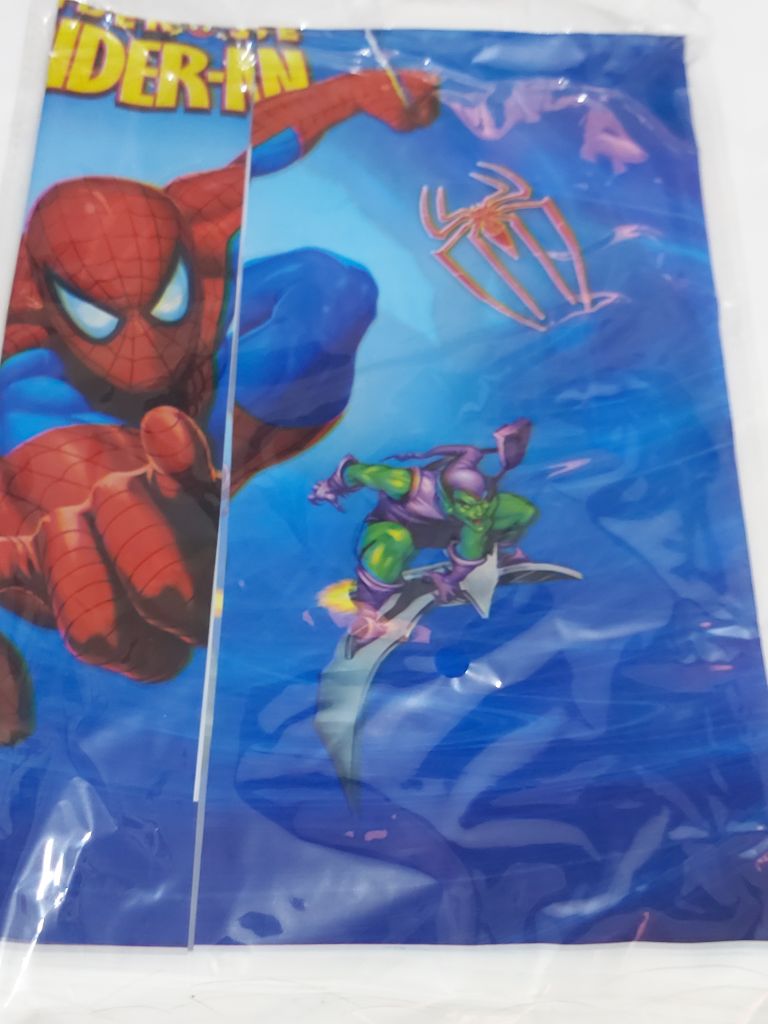 Kit de Fête Deluxe Spider-Man pour 10 Invités (Assiettes, Gobelets, Chapeaux, Cotillons) - الصورة 7