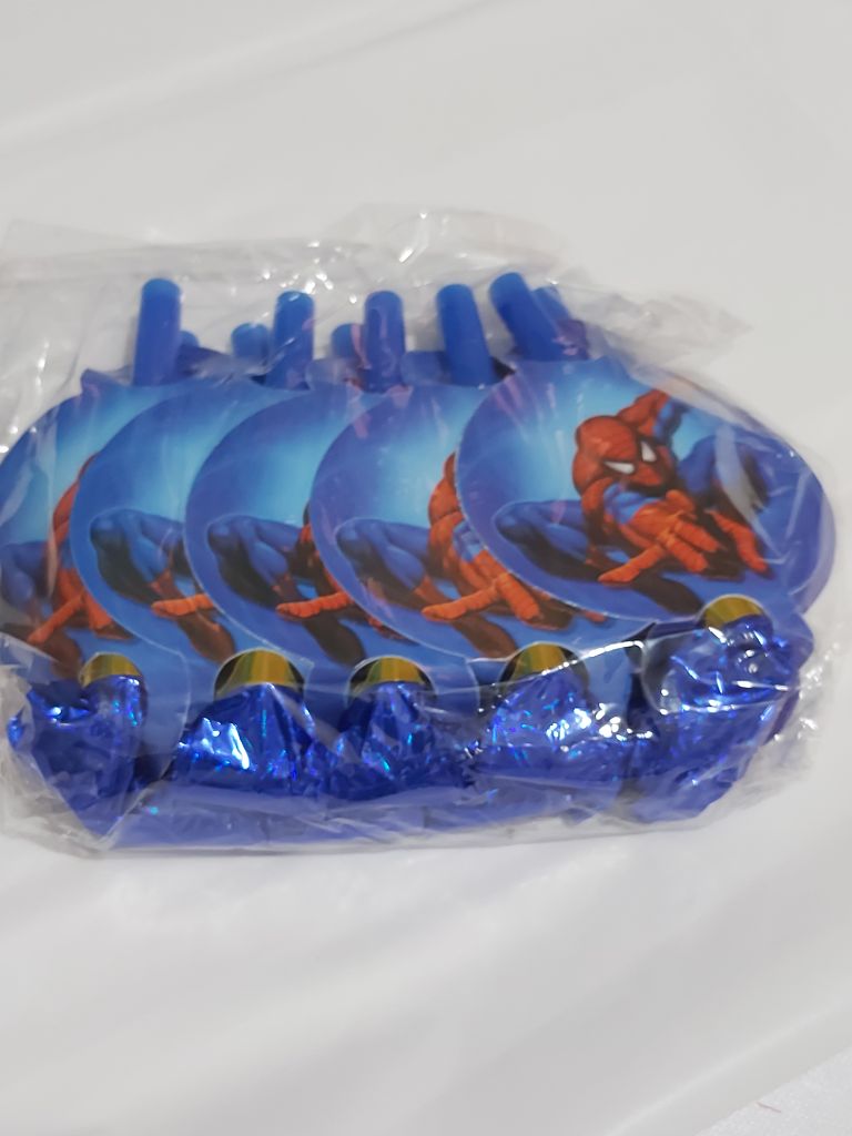 Kit de Fête Deluxe Spider-Man pour 10 Invités (Assiettes, Gobelets, Chapeaux, Cotillons) - الصورة 5